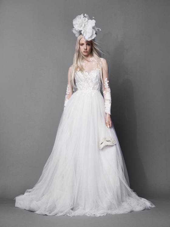 Vera Wang Bridal Fall 2021 Collection  Vestidos de noiva vera wang,  Vestidos elie saab, Vestidos