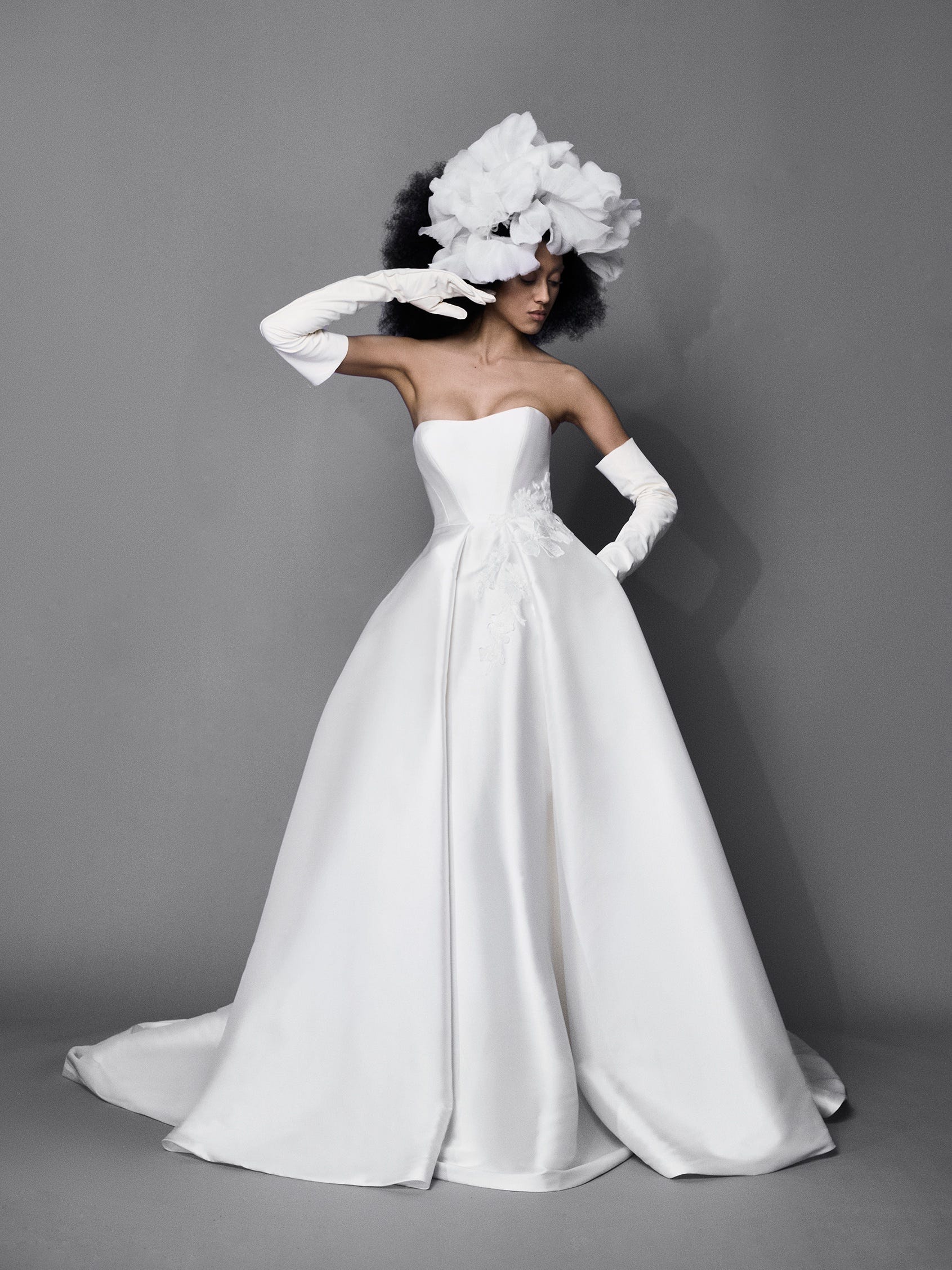 Vera Wang 'June' Chantilly Lace Mermaid Wedding Dress – Nearly Newlywed