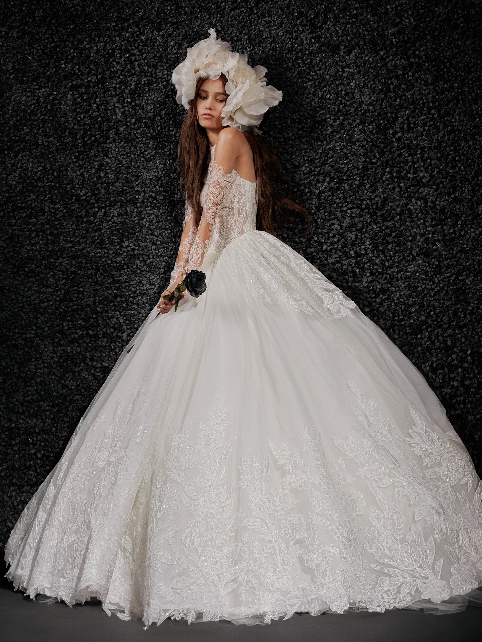 New Vera Wang Wedding Dresses  Vera wang bridal, Wedding dress trends,  Ball gown wedding dress